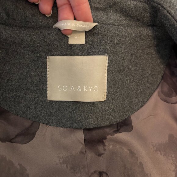 Soia & Kyo Gray Wool Blend Belted Coat - Size Small - Picture 11 of 14